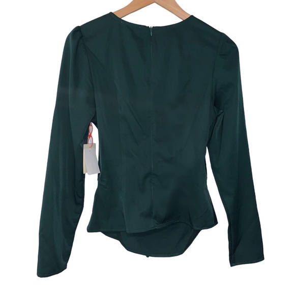 OPEN EDIT RUCHED CUTOUT TOP 🌸IN STORES🌸 - Picture 2 of 2